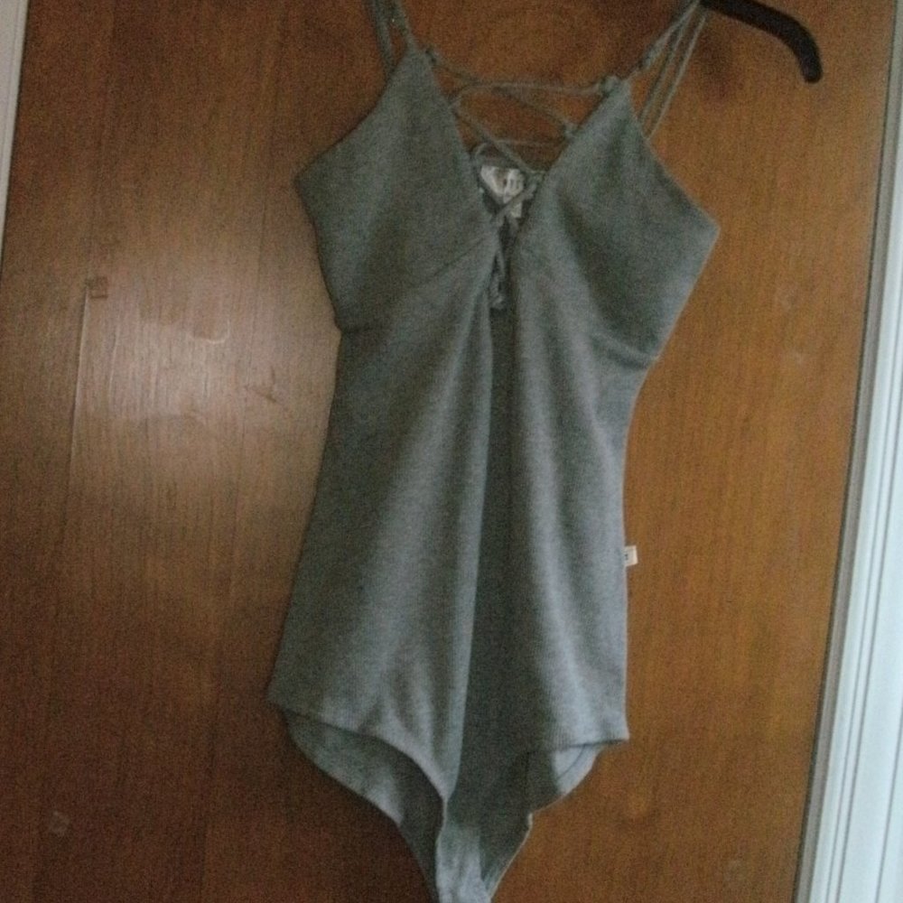 NYTT Ribbed Knit Lace Up Front Gray Bodysuit size XS